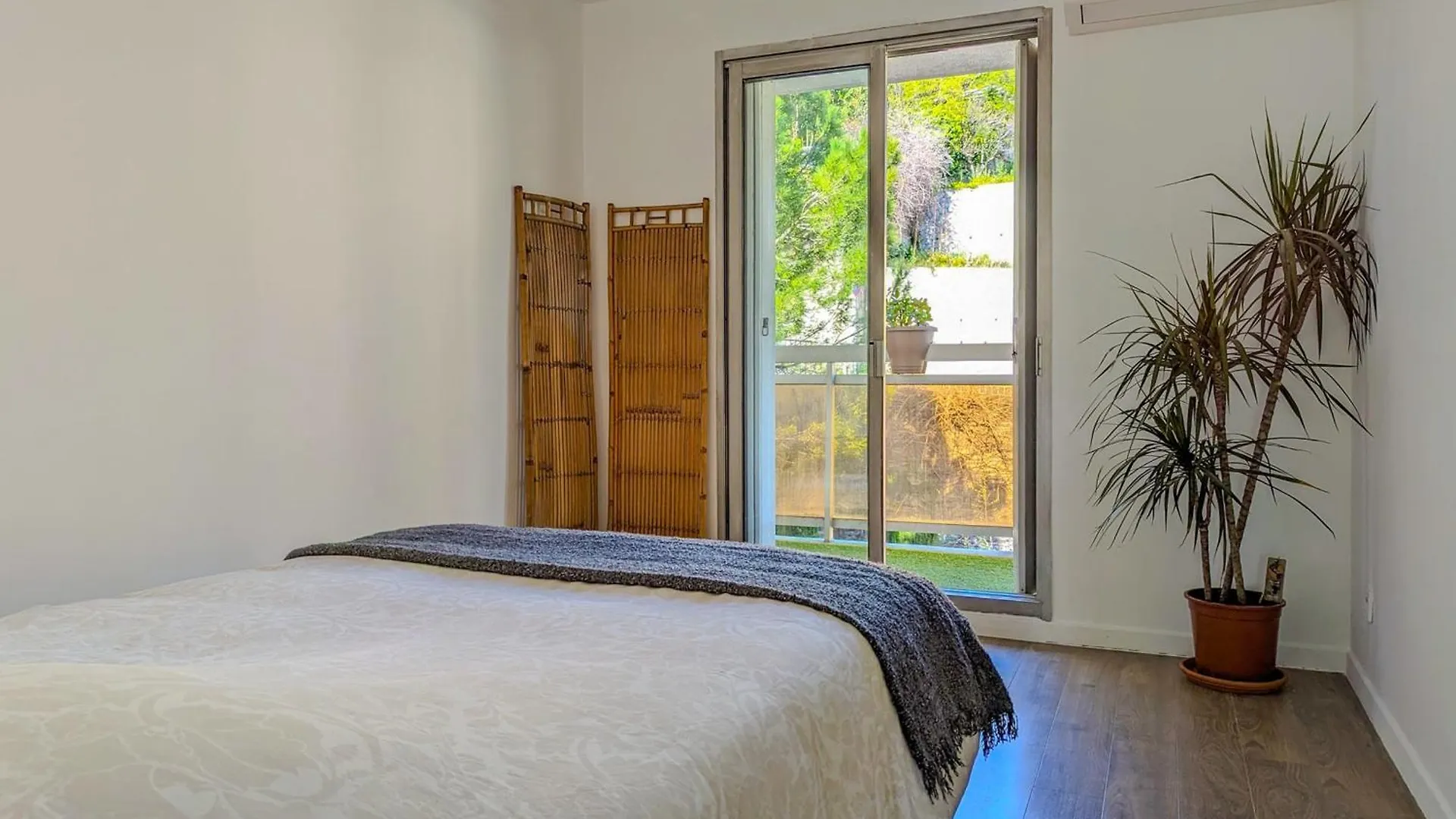 Apartment For 8 Guests In Nice City Center