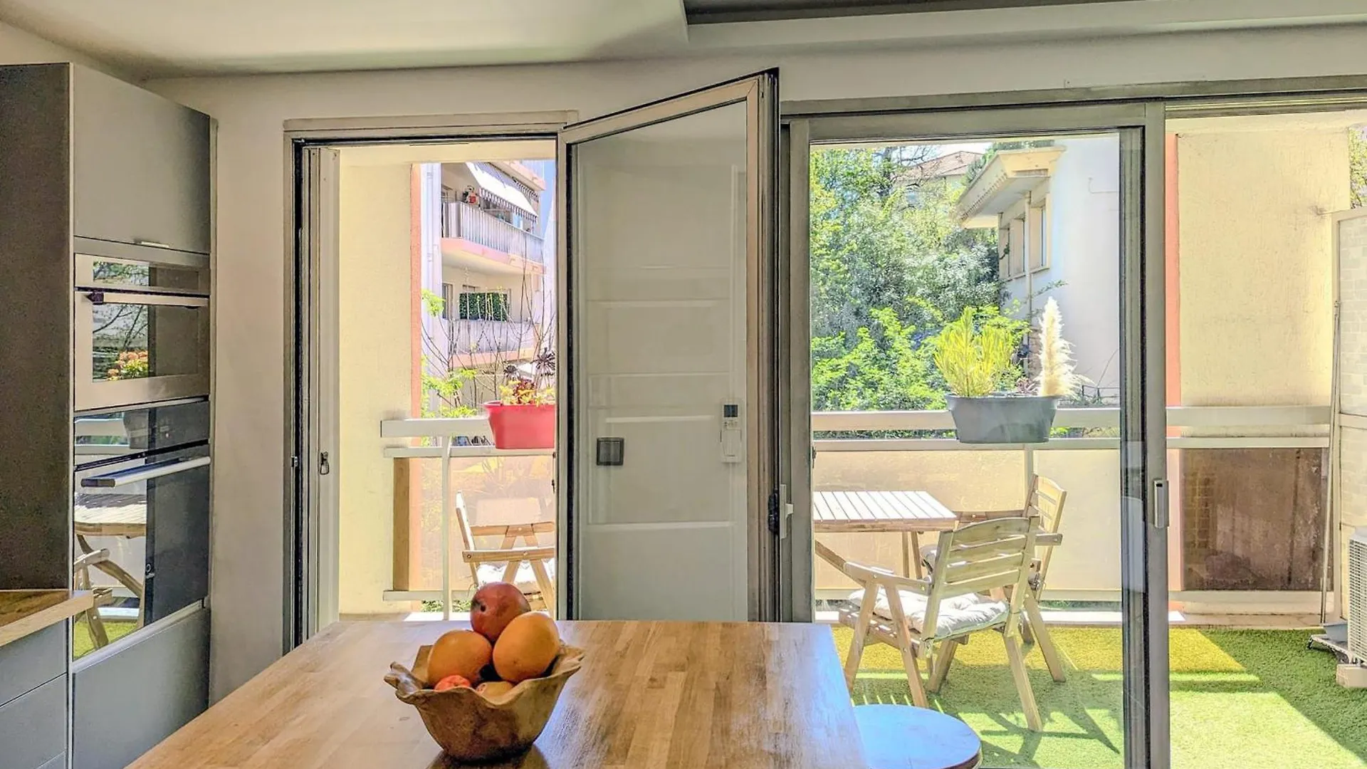 Apartment For 8 Guests In Nice City Center