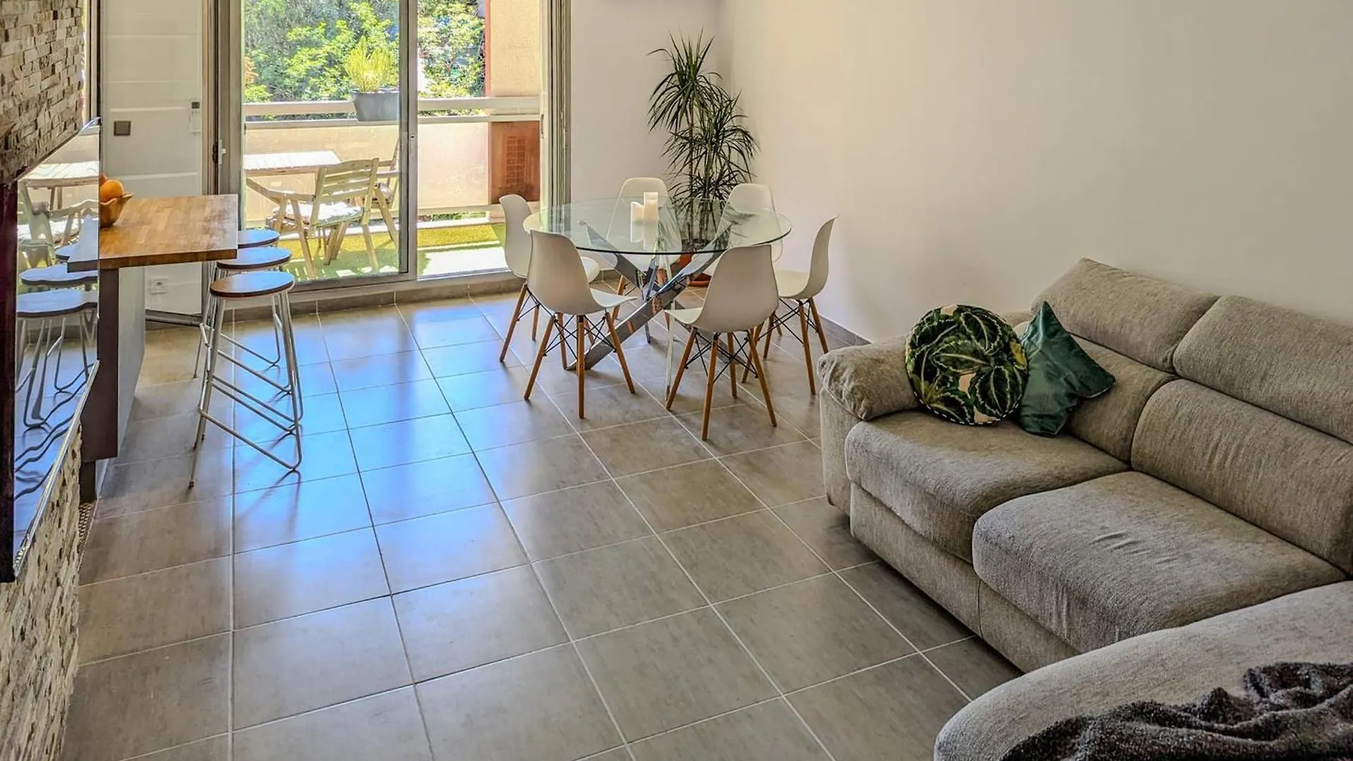Apartment For 8 Guests In Nice City Center