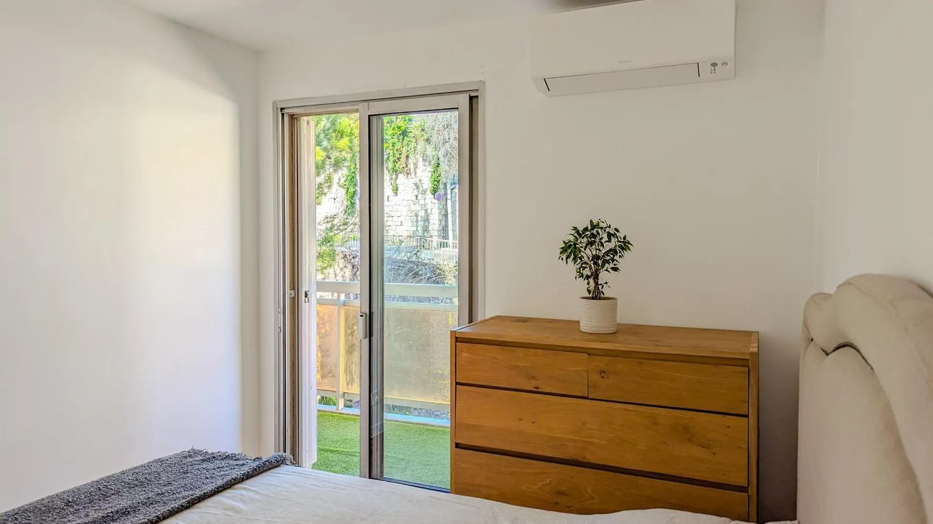 Apartment For 8 Guests In Nice City Center